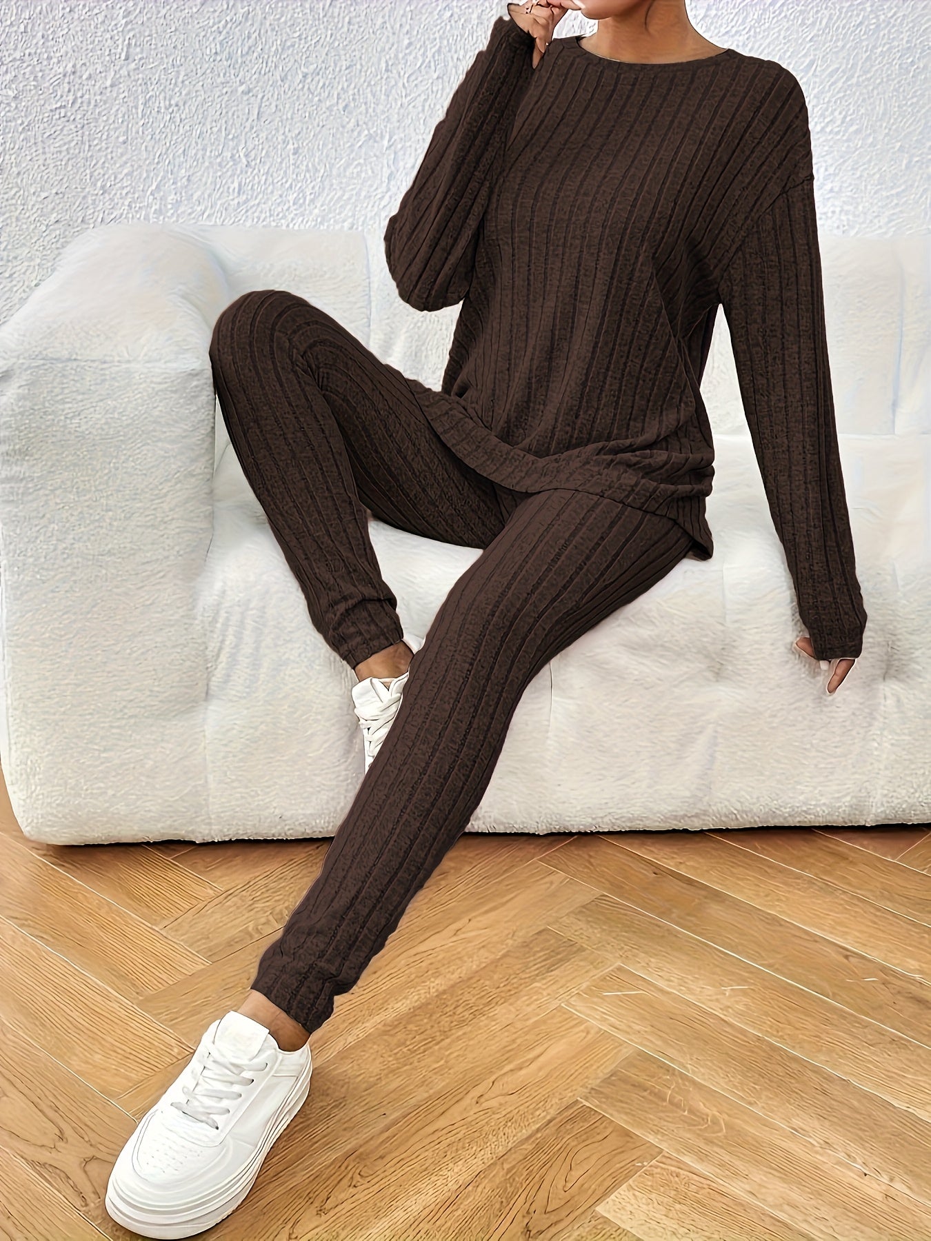 Ensemble deux pièces côtelé français pour femmes : T-shirt + Leggings texturés, Tenue décontractée haut de gamme, Nouvelle collection automne/hiver, Vêtements décontractés, Style décontracté, |Texture côtelée| Leggings texturés, Ensemble deux pièces franç