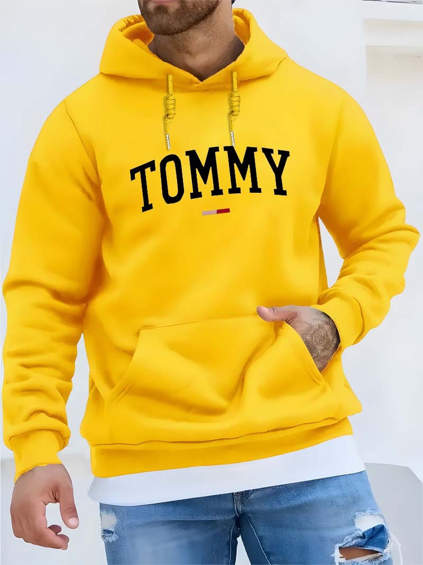 Sweat à capuche Tommy pour hommes - Pull oversize ample avec poche avant, lettrage audacieux en jaune vif et noir intense, lavable machine, tenue décontractée & sportive confort toute saison, design emblématique du logo (style inspiré de Tommy)