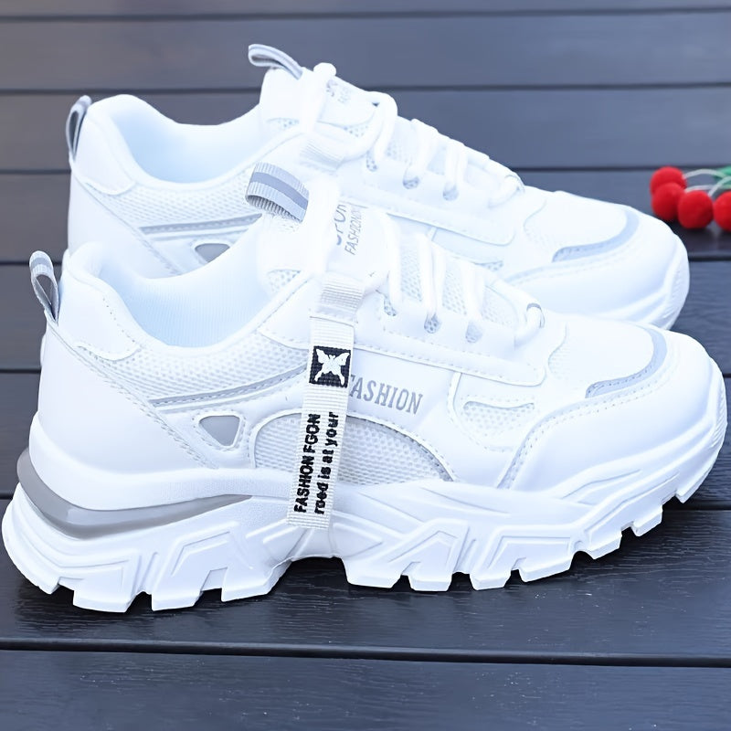 Baskets Femme Blanche - Style Bas Lacets avec Dessus en Mesh, Semelle Intérieure en Tissu Respirant et Semelle Extérieure en PVC Durable pour Tenue Décontractée et Sportive, Chaussures Décontractées | Baskets Tendances | Baskets avec Dessus en Mesh