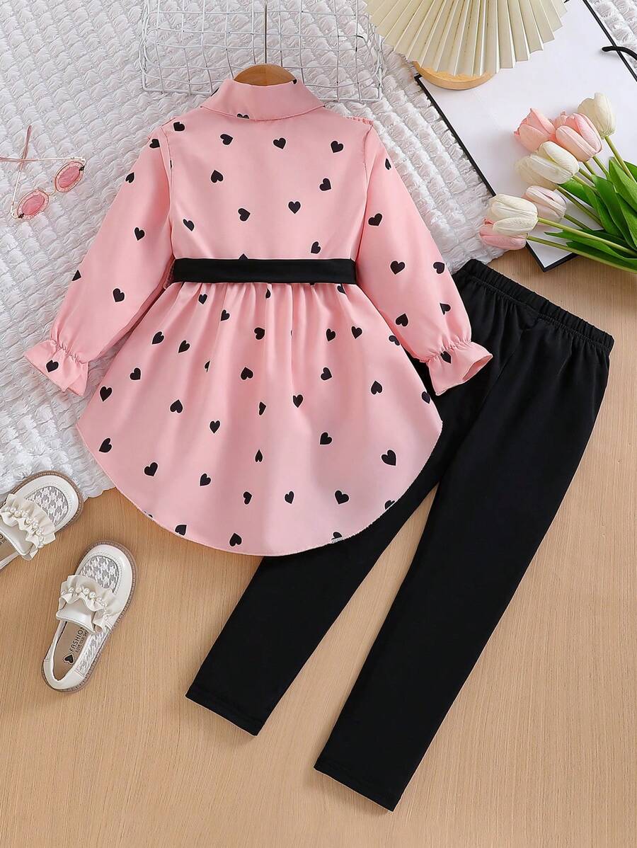 Ensemble de deux pièces pour jeune fille pour le printemps et l'automne, avec haut ceinturé et leggings, avec un sens de la conception et de la qualité