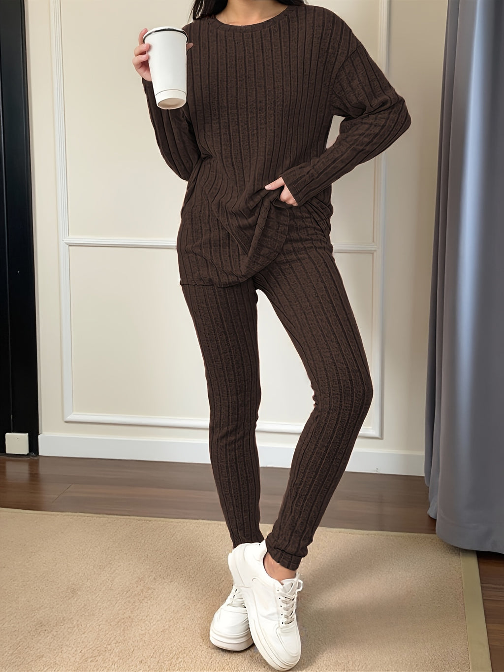 Ensemble deux pièces côtelé français pour femmes : T-shirt + Leggings texturés, Tenue décontractée haut de gamme, Nouvelle collection automne/hiver, Vêtements décontractés, Style décontracté, |Texture côtelée| Leggings texturés, Ensemble deux pièces franç