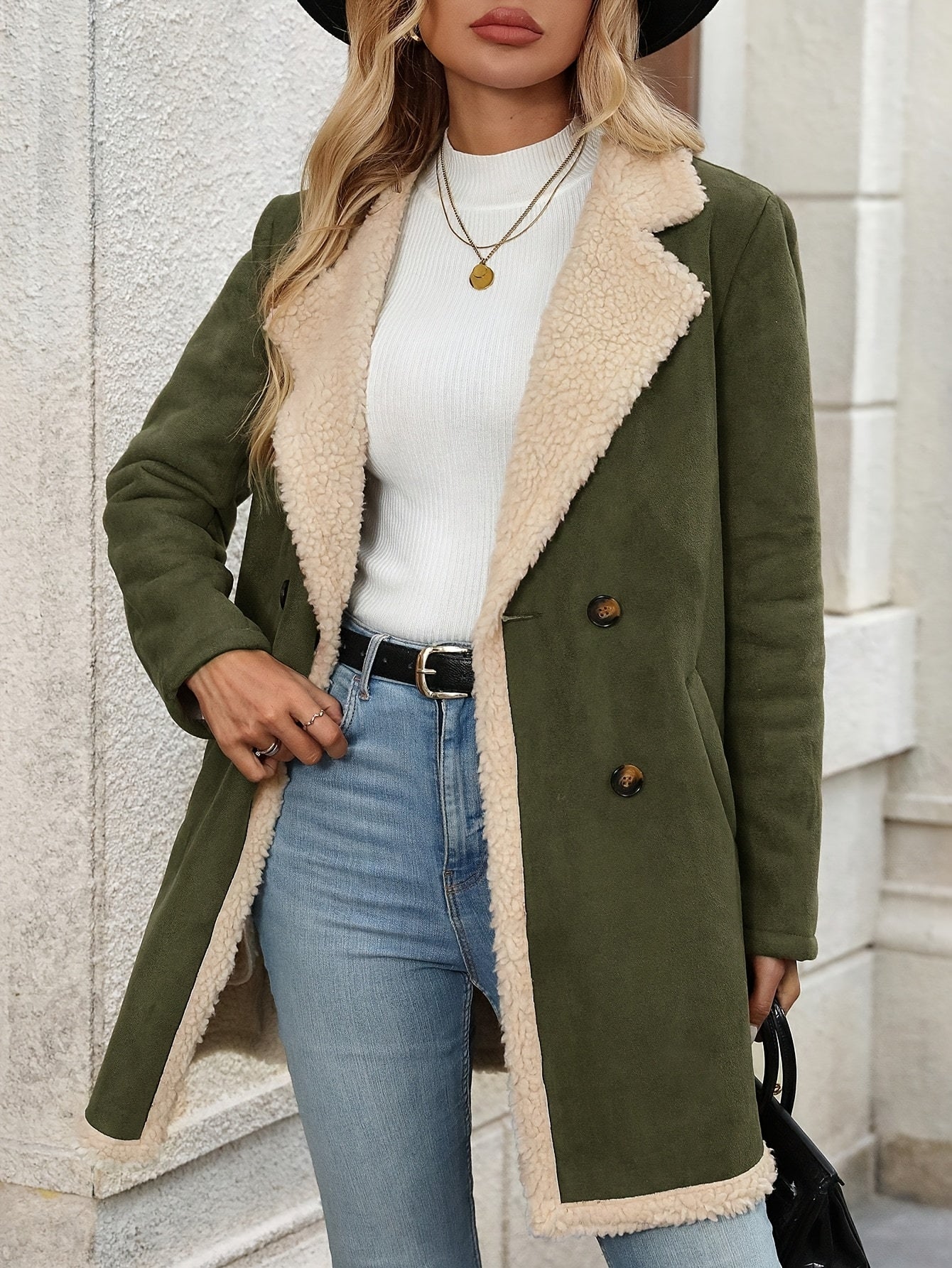 Manteau Long Élégant Double Boutonnage pour Femme - Chaleur Hivernale, Contraste Marron & Blanc, Devant Boutonné, Poches à Rabat, Style Décontracté, Vêtement Toutes Saisons, Vêtement d'Hiver Décontracté | Design Couleur Contrastée | Manteau Boutonné