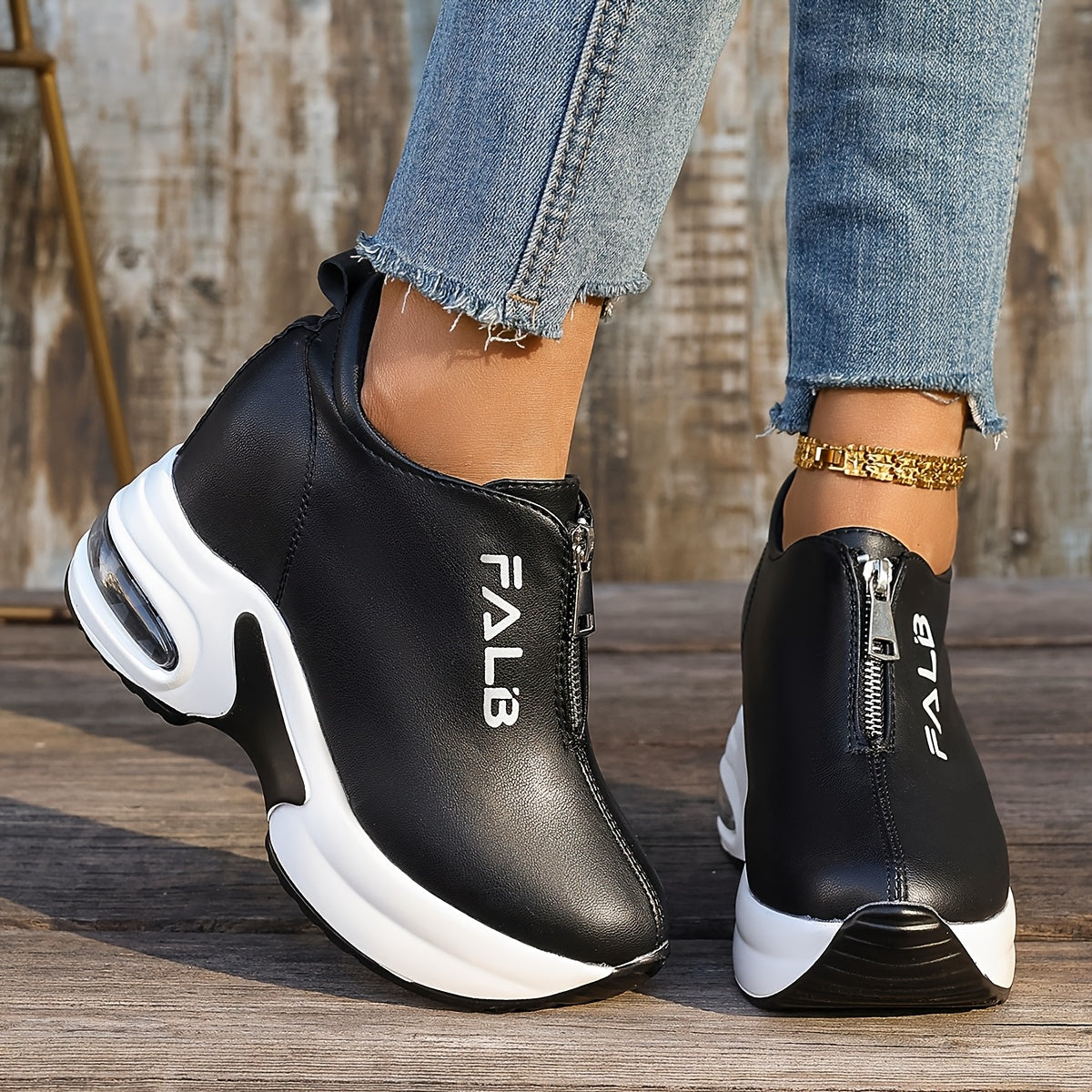 Mocassins à enfiler pour femmes avec augmentation de la hauteur intérieure - Fermeture à enfiler, semelle intérieure rembourée et semelle en caoutchouc antidérapante - Chaussures de tous les jours et formelles toutes saisons - Couverture synthétique noire