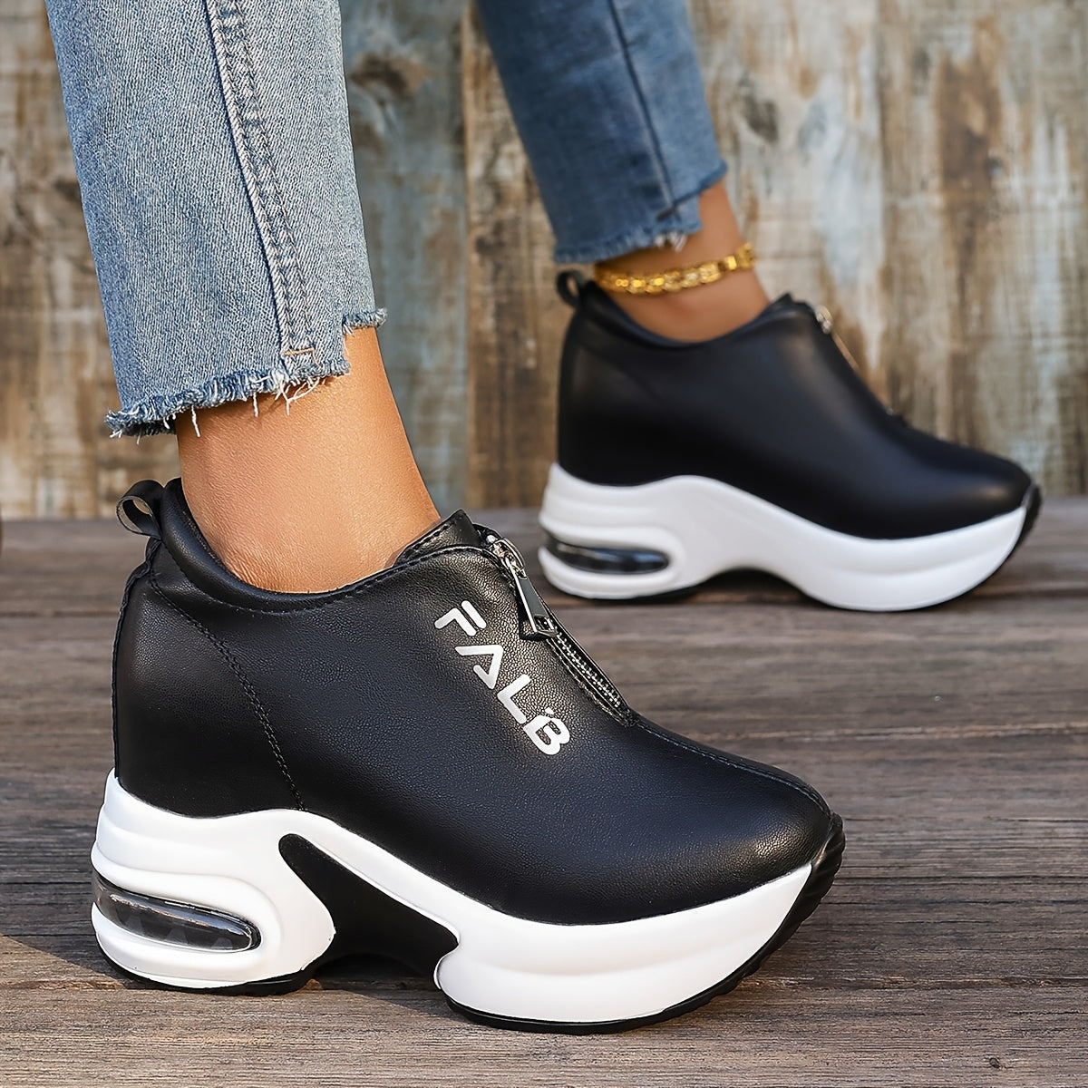 Mocassins à enfiler pour femmes avec augmentation de la hauteur intérieure - Fermeture à enfiler, semelle intérieure rembourée et semelle en caoutchouc antidérapante - Chaussures de tous les jours et formelles toutes saisons - Couverture synthétique noire