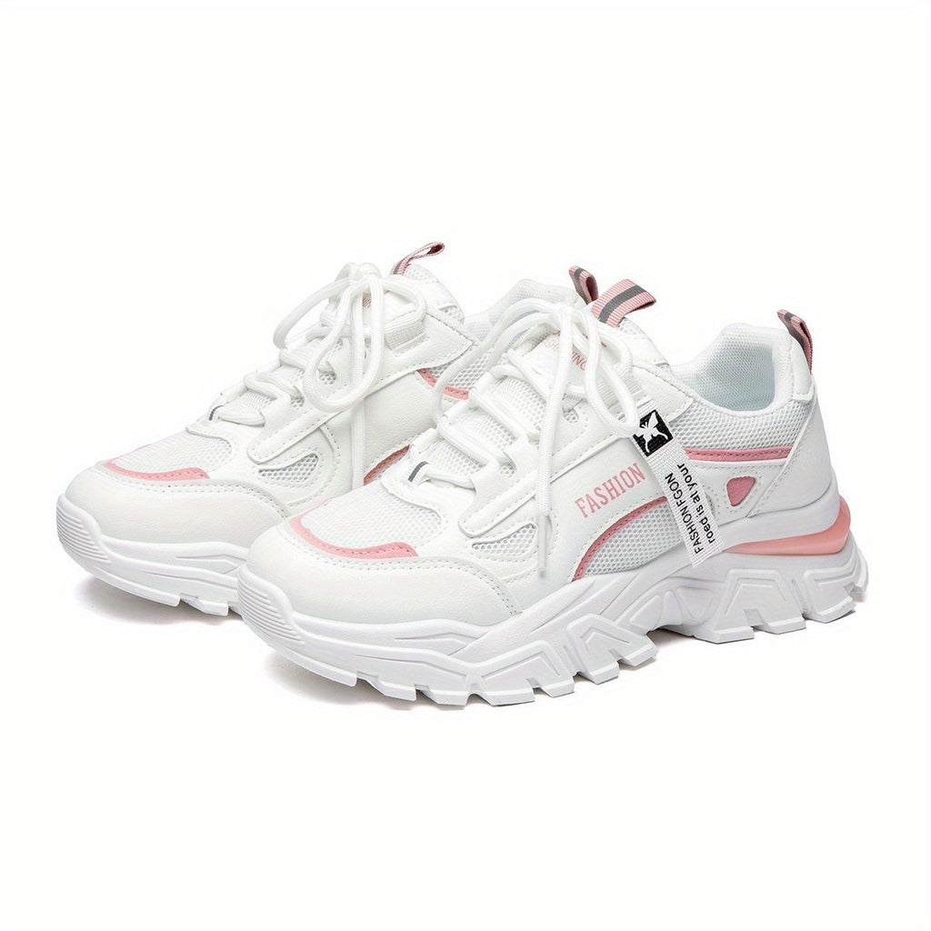 Baskets Femme Blanche - Style Bas Lacets avec Dessus en Mesh, Semelle Intérieure en Tissu Respirant et Semelle Extérieure en PVC Durable pour Tenue Décontractée et Sportive, Chaussures Décontractées | Baskets Tendances | Baskets avec Dessus en Mesh