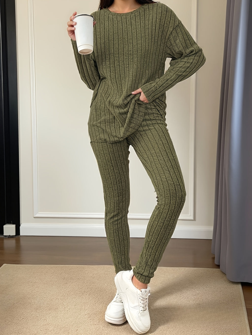 Ensemble deux pièces côtelé français pour femmes : T-shirt + Leggings texturés, Tenue décontractée haut de gamme, Nouvelle collection automne/hiver, Vêtements décontractés, Style décontracté, |Texture côtelée| Leggings texturés, Ensemble deux pièces franç