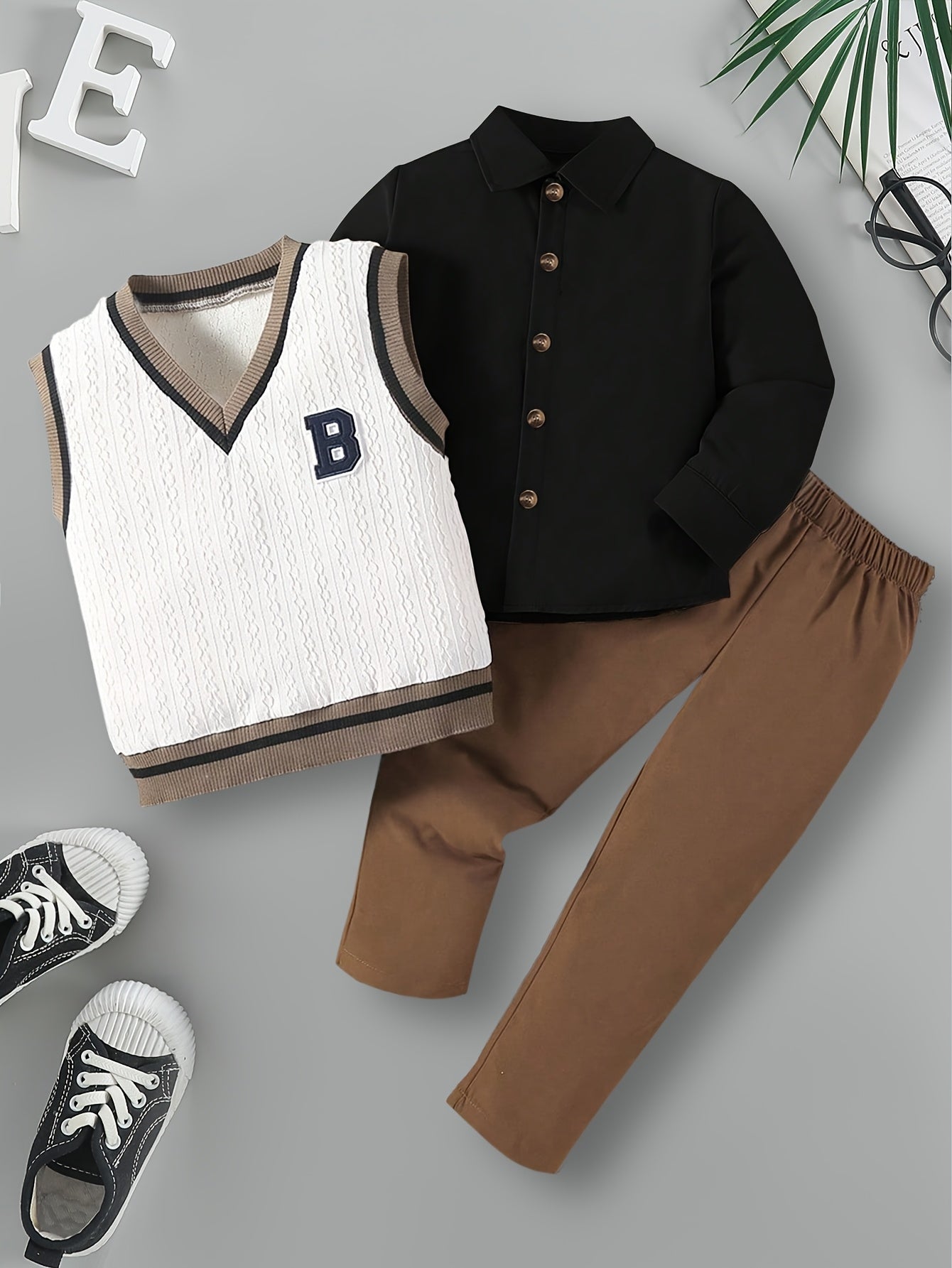 Ensemble trois pièces pour garçons : Haut col en V + Blouson manches longues uni + Pantalon slim fit décontracté, idéal pour l'extérieur