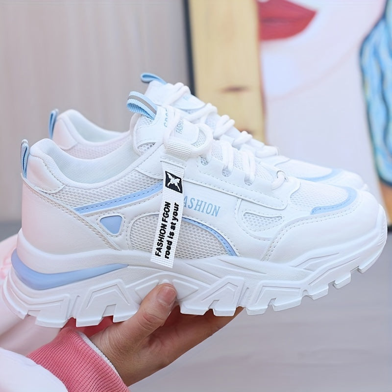 Baskets Femme Blanche - Style Bas Lacets avec Dessus en Mesh, Semelle Intérieure en Tissu Respirant et Semelle Extérieure en PVC Durable pour Tenue Décontractée et Sportive, Chaussures Décontractées | Baskets Tendances | Baskets avec Dessus en Mesh
