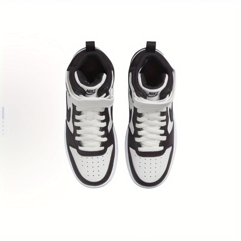 Chaussures de skate Nike Court Borough 2 Mid-Top - Cuir synthétique noir et blanc, semelle en caoutchouc antidérapante, doublure en tissu respirant, design à lacets pour une tenue décontractée et de skate toutes saisons, chaussures de skate, look sportif