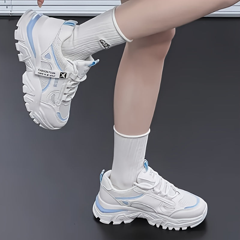 Baskets Femme Blanche - Style Bas Lacets avec Dessus en Mesh, Semelle Intérieure en Tissu Respirant et Semelle Extérieure en PVC Durable pour Tenue Décontractée et Sportive, Chaussures Décontractées | Baskets Tendances | Baskets avec Dessus en Mesh