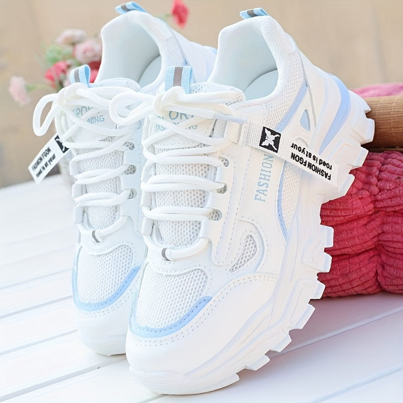 Baskets Femme Blanche - Style Bas Lacets avec Dessus en Mesh, Semelle Intérieure en Tissu Respirant et Semelle Extérieure en PVC Durable pour Tenue Décontractée et Sportive, Chaussures Décontractées | Baskets Tendances | Baskets avec Dessus en Mesh